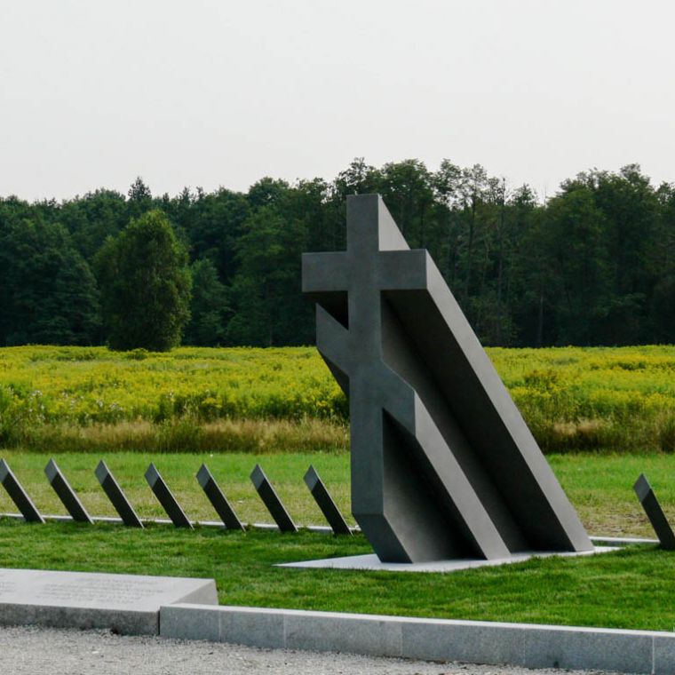 Mogiła 22 żołnierzy Armii Czerwonej poległych w bitwie pod Ossowem
